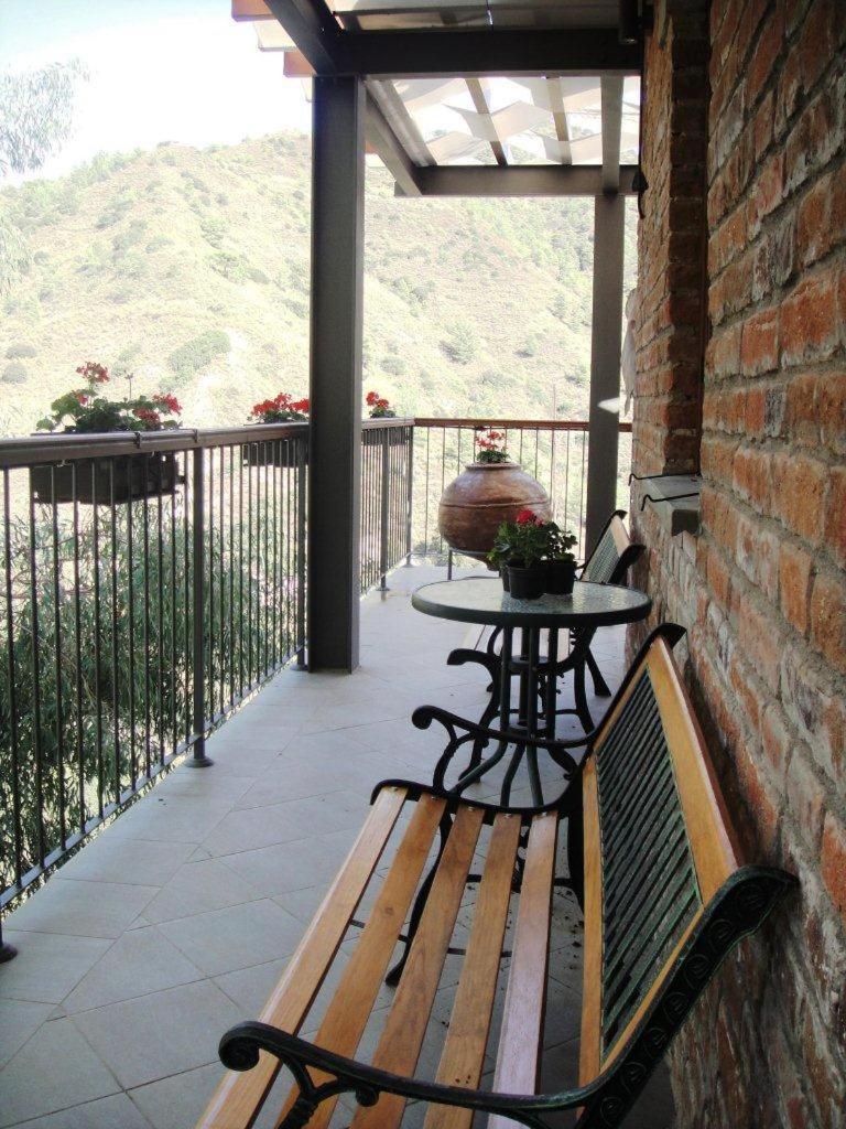 Archontiko I Misirlou Guest House Kalopanagiotis Exterior photo